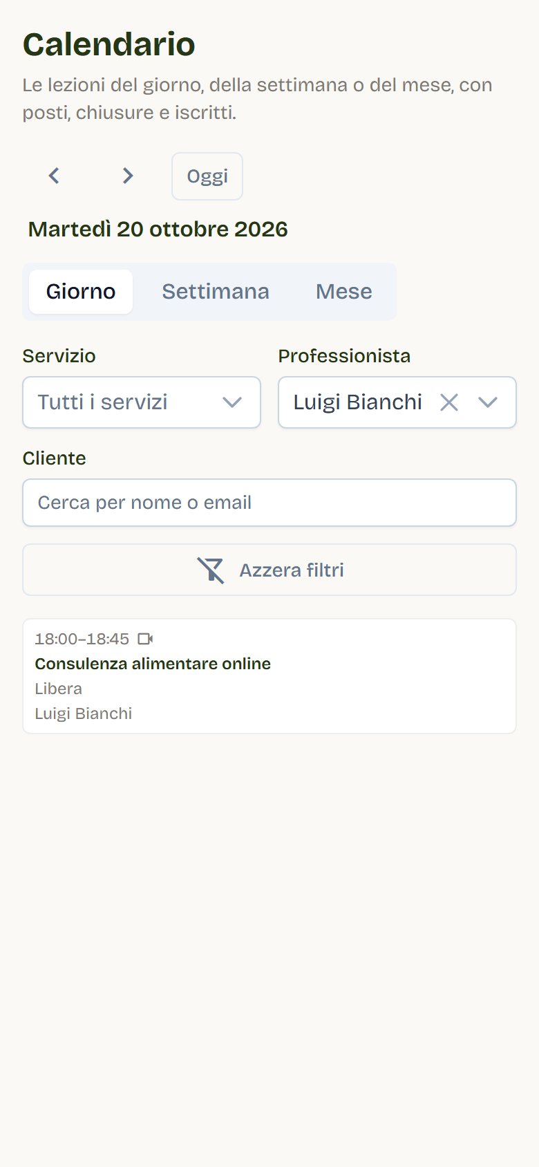 The Calendario in Day view on Tuesday 20 October 2026 with the 18:00 online consultation.