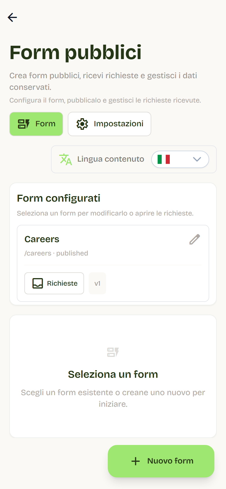 The Form configurati list with the Careers and Contact forms, both published, and the Nuovo form button.