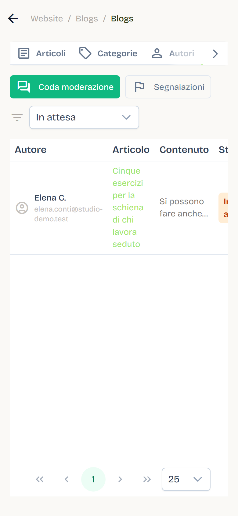 La Coda moderazione dei commenti con un commento In attesa e i pulsanti per approvarlo, rifiutarlo, bloccarlo o eliminarlo.
