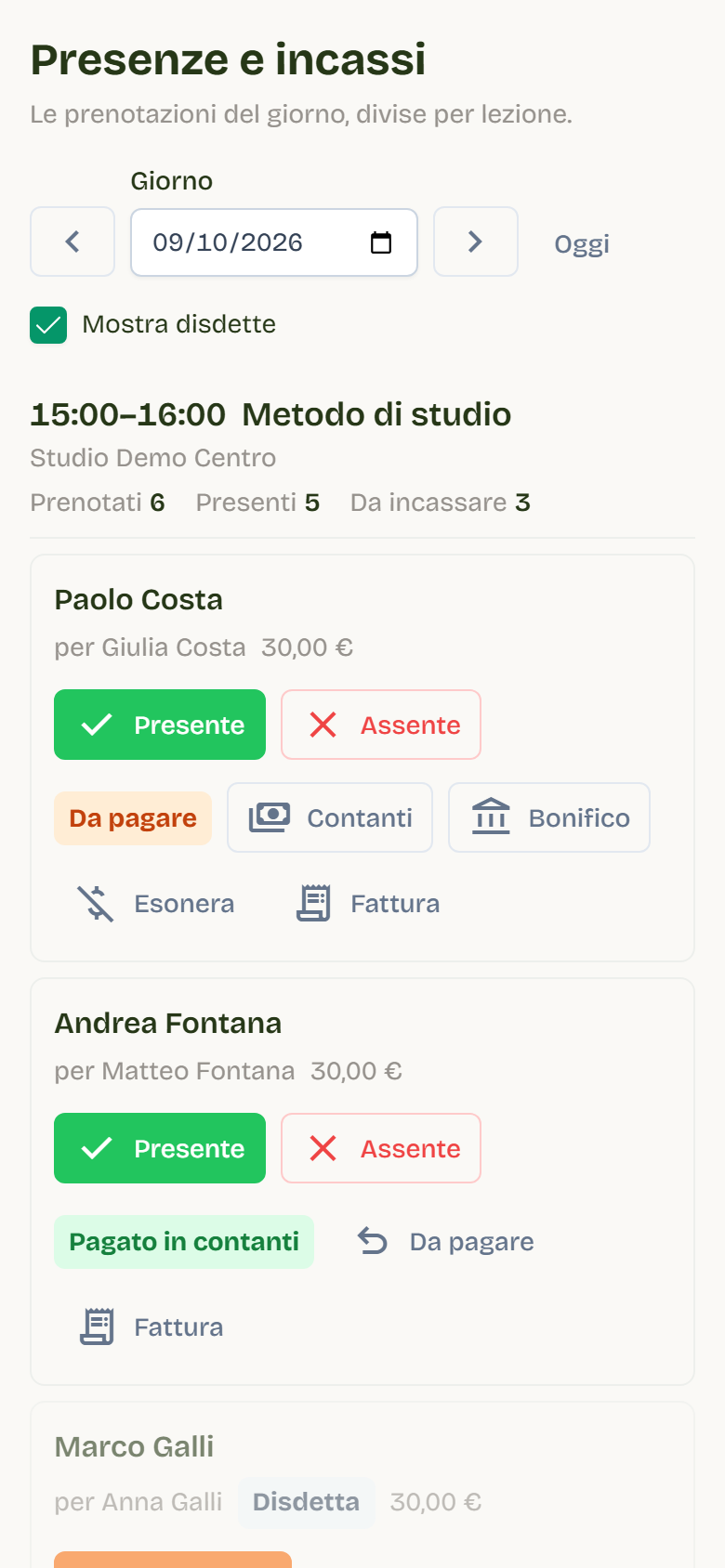 Il registro Presenze e incassi con le lezioni del giorno, i conteggi Prenotati, Presenti e Da incassare e i pulsanti Presente, Assente, Contanti, Bonifico, Esonera e Fattura su ogni riga.